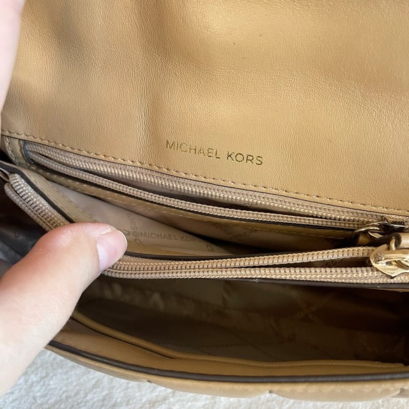 Michael Kors Women's Tan Leather SoHo Chain Quilted Shoulder Crossbody Sling Bag - Picture 10 of 14